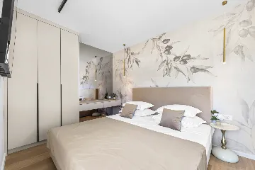 Spacious 4-Bedroom Villa Retreat in Slano