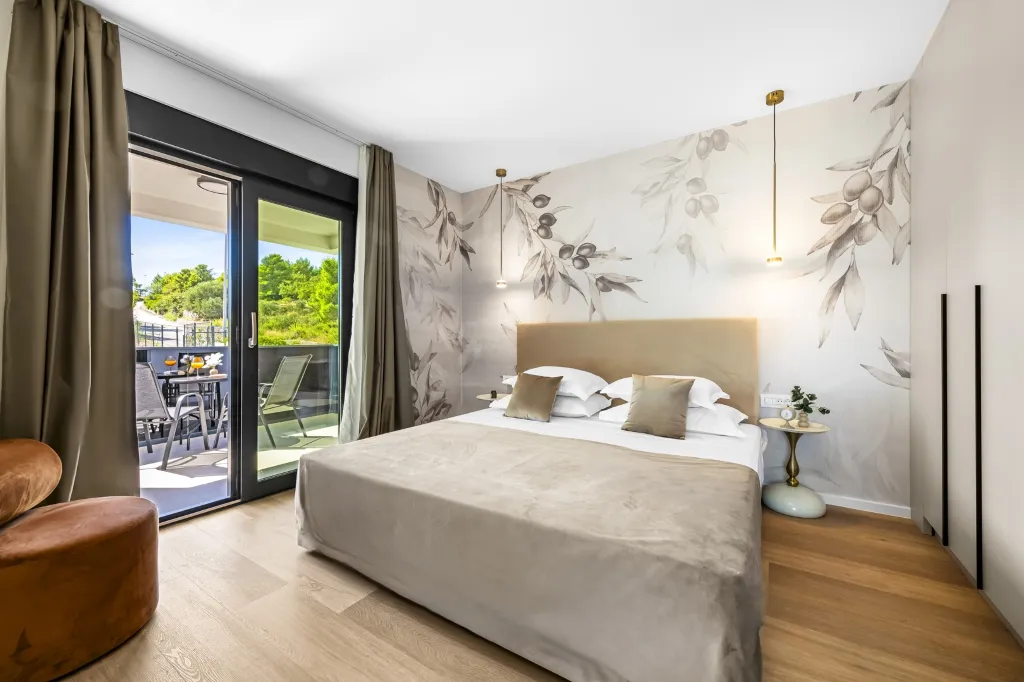 Spacious 4-Bedroom Villa Retreat in Slano
