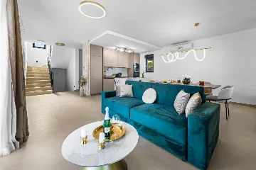 Spacious 4-Bedroom Villa Retreat in Slano