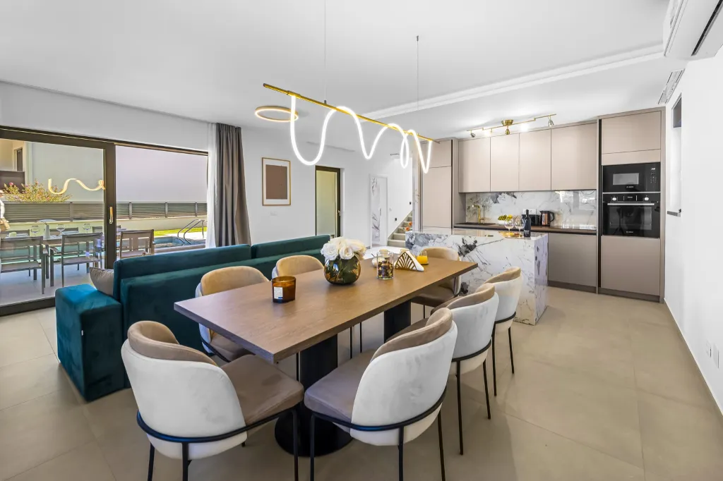 Spacious 4-Bedroom Villa Retreat in Slano