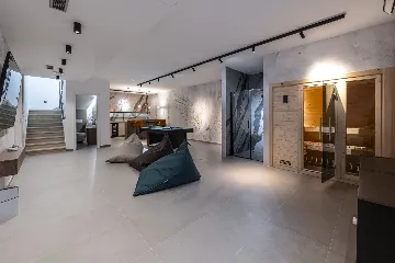 Spacious 4-Bedroom Villa Retreat in Slano