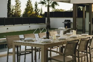 Spacious 4-Bedroom Villa Retreat in Slano