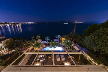 Spacious Beachfront Villa with Pool in Trogir