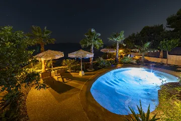 Spacious Beachfront Villa with Pool in Trogir