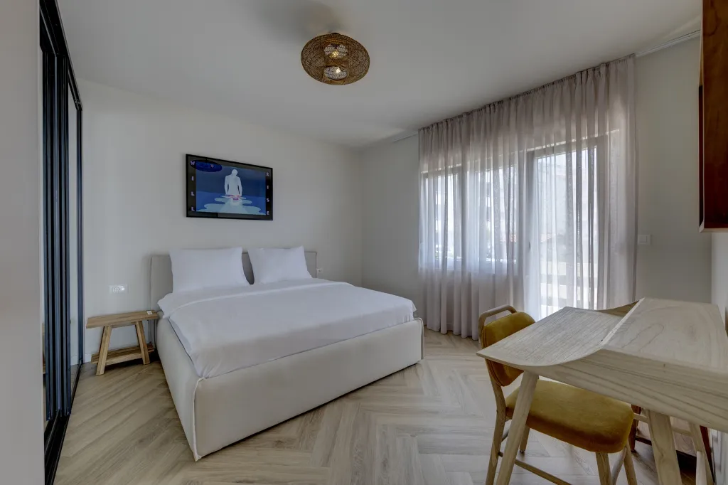 Spacious Beachfront Villa with Pool in Trogir
