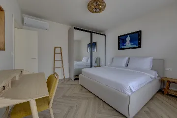 Spacious Beachfront Villa with Pool in Trogir