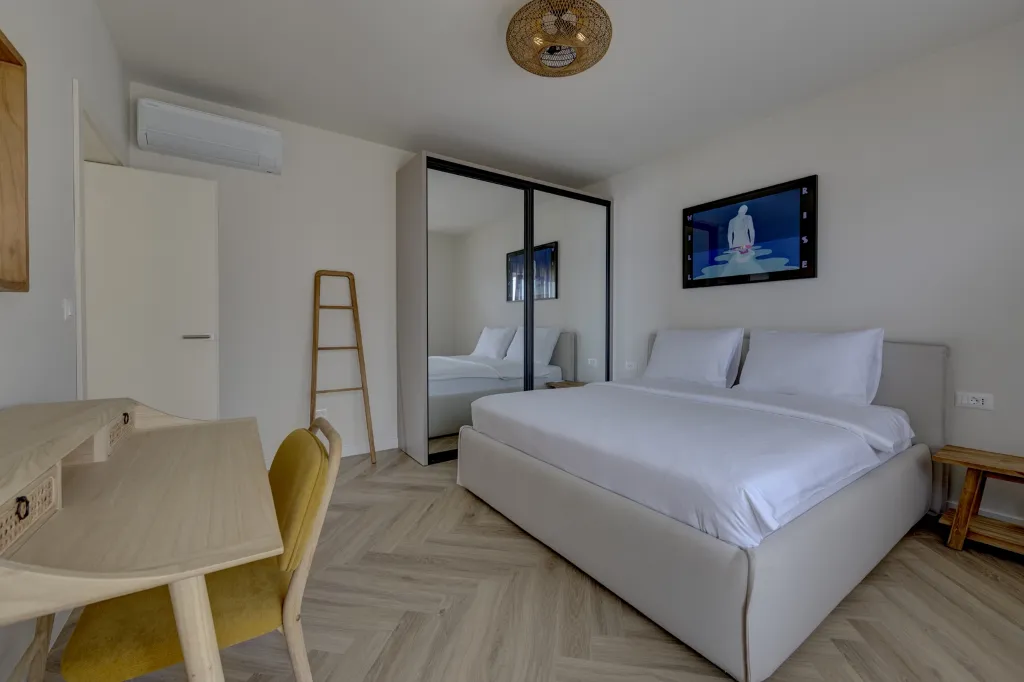 Spacious Beachfront Villa with Pool in Trogir