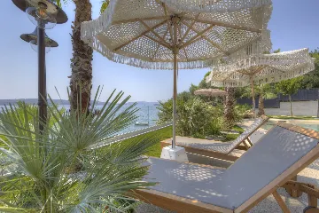 Spacious Beachfront Villa with Pool in Trogir