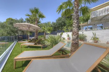 Spacious Beachfront Villa with Pool in Trogir