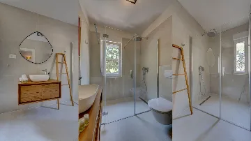 Spacious Beachfront Villa with Pool in Trogir