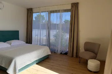 Spacious Family Villa with Terrace in Rogač