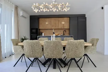 Spacious Family Villa with Terrace in Rogač