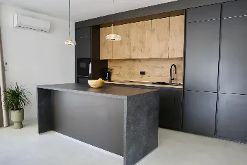 Spacious Family Villa with Terrace in Rogač