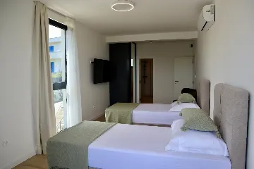 Spacious Family Villa with Terrace in Rogač