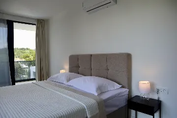 Spacious Family Villa with Terrace in Rogač