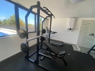 Spacious Family Villa with Terrace in Rogač