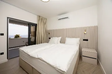 Modern Villa Retreat with Garden in Okrug Gornji