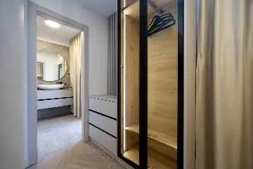 Modern Villa Retreat with Garden in Okrug Gornji