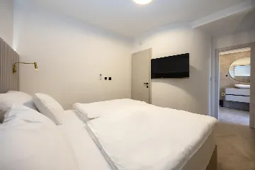 Modern Villa Retreat with Garden in Okrug Gornji