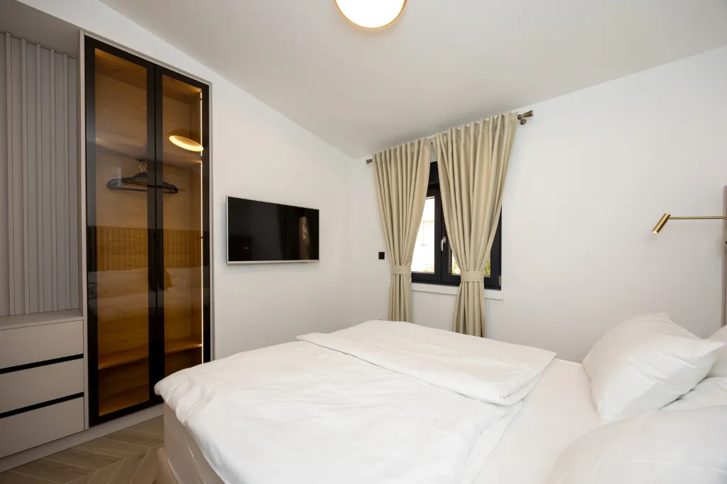 Modern Villa Retreat with Garden in Okrug Gornji
