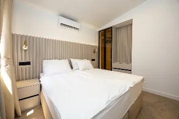 Modern Villa Retreat with Garden in Okrug Gornji