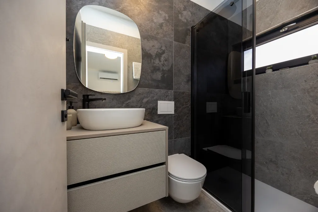 Modern Villa Retreat with Garden in Okrug Gornji
