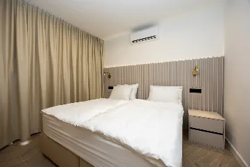 Modern Villa Retreat with Garden in Okrug Gornji