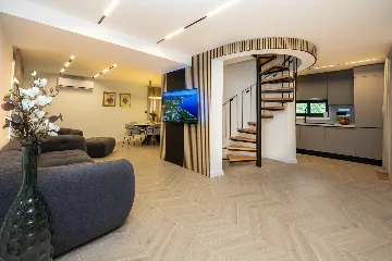 Modern Villa Retreat with Garden in Okrug Gornji