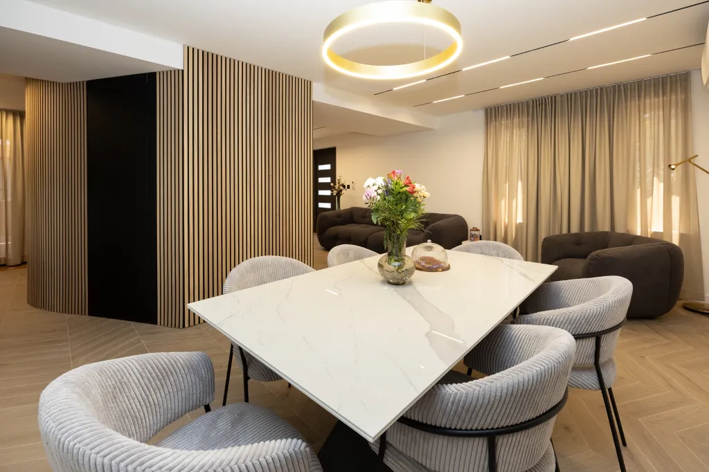 Modern Villa Retreat with Garden in Okrug Gornji
