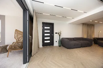 Modern Villa Retreat with Garden in Okrug Gornji