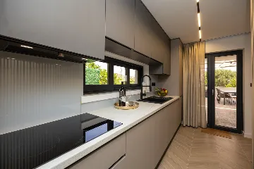 Modern Villa Retreat with Garden in Okrug Gornji