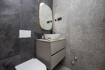 Modern Villa Retreat with Garden in Okrug Gornji