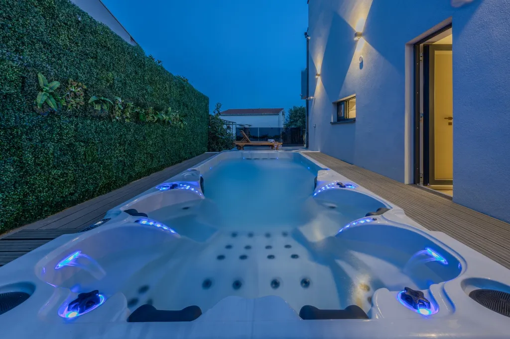 Modern Villa Retreat with Garden in Okrug Gornji