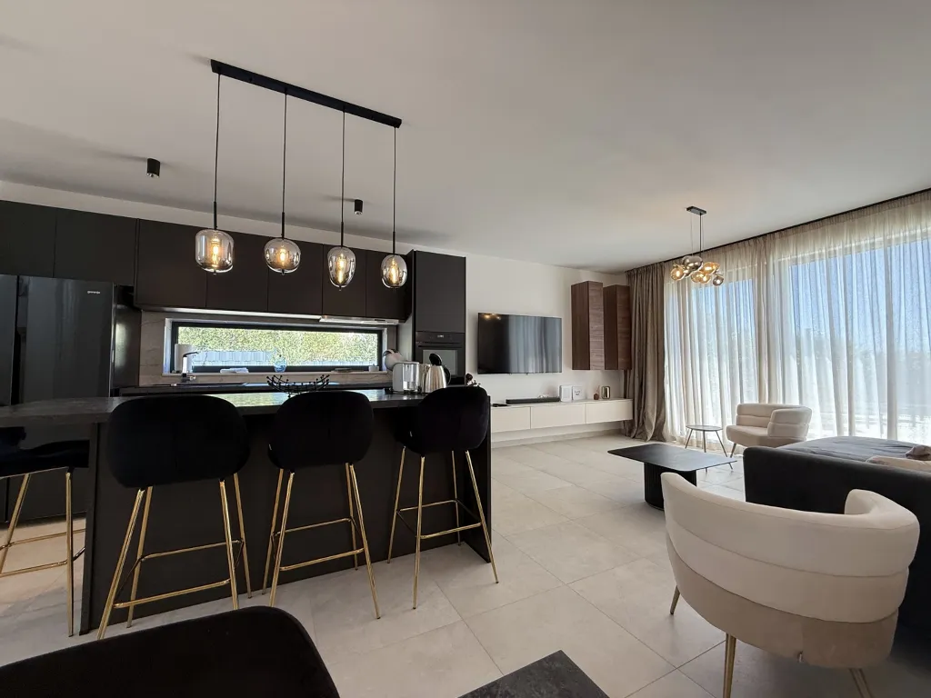Modern Villa Retreat with Garden in Kaštel Stari