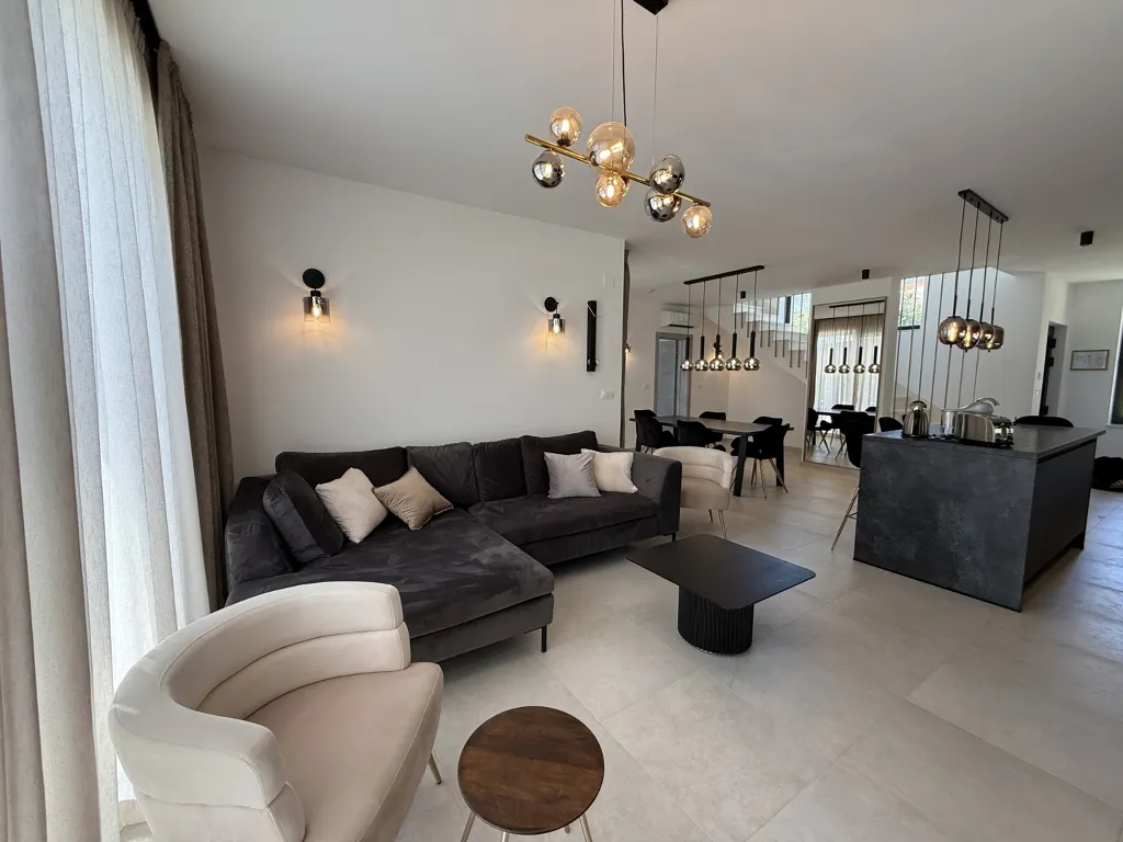 Modern Villa Retreat with Garden in Kaštel Stari