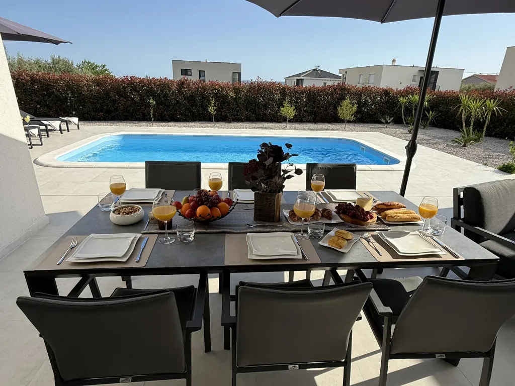 Modern Villa Retreat with Garden in Kaštel Stari