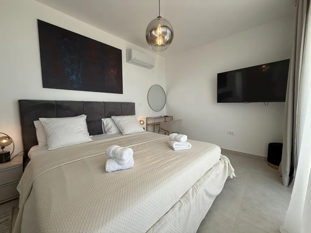 Modern Villa Retreat with Garden in Kaštel Stari
