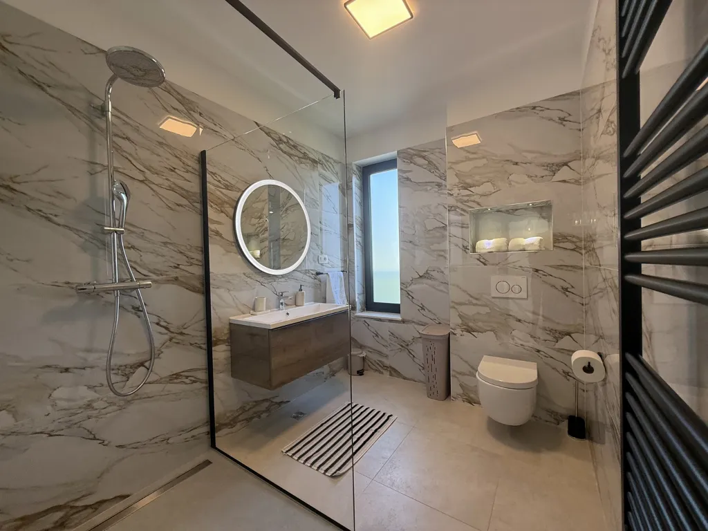 Modern Villa Retreat with Garden in Kaštel Stari