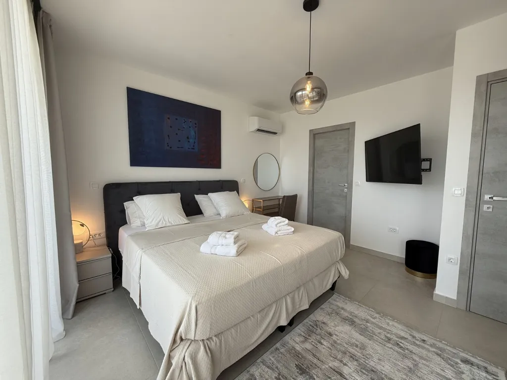 Modern Villa Retreat with Garden in Kaštel Stari