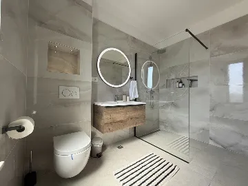 Modern Villa Retreat with Garden in Kaštel Stari