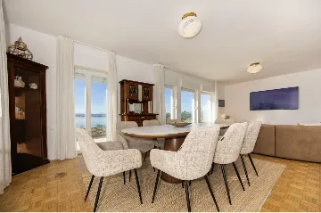 Spacious 4-Bedroom Villa Retreat in Dramalj