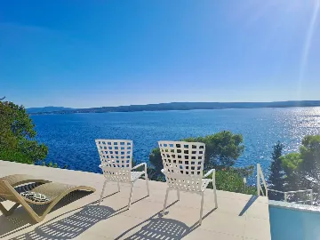 Spacious 4-Bedroom Villa Retreat in Dramalj