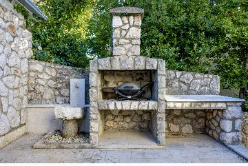 Spacious 4-Bedroom Villa Retreat in Dramalj