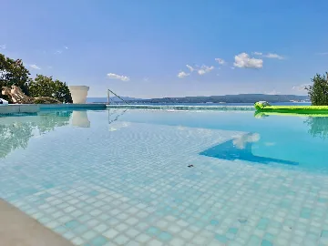 Spacious 4-Bedroom Villa Retreat in Dramalj