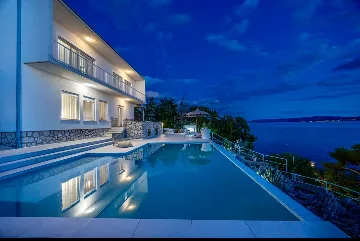 Spacious 4-Bedroom Villa Retreat in Dramalj