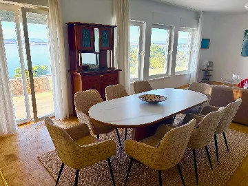 Spacious 4-Bedroom Villa Retreat in Dramalj