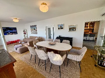 Spacious 4-Bedroom Villa Retreat in Dramalj