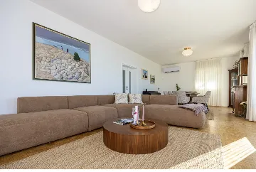 Spacious 4-Bedroom Villa Retreat in Dramalj