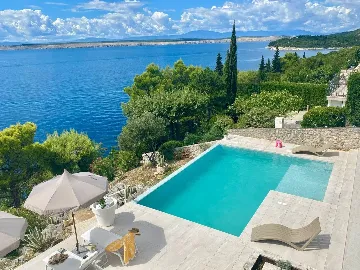 Spacious 4-Bedroom Villa Retreat in Dramalj