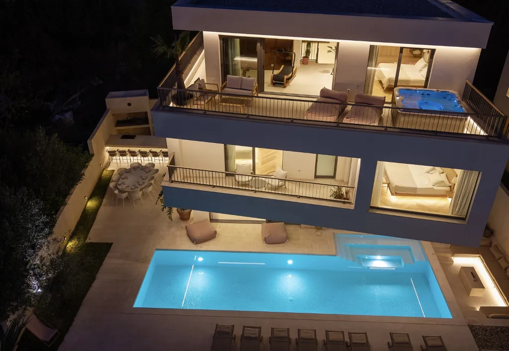 Spacious 5-Bedroom Villa in Mokošica